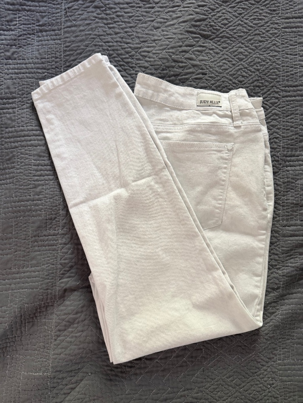 White Skinnies / Judy Blue